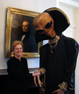 Bryn Mawr President Jane McAuliffe with BUST Chancellor Figrin Dahai
